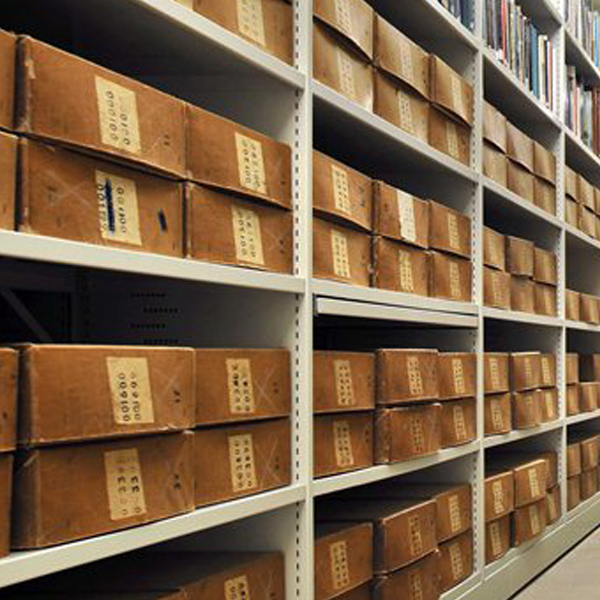 Choosing the Perfect Shelving