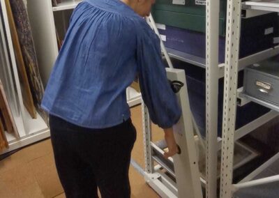 Mobile, easy to use racking for museums