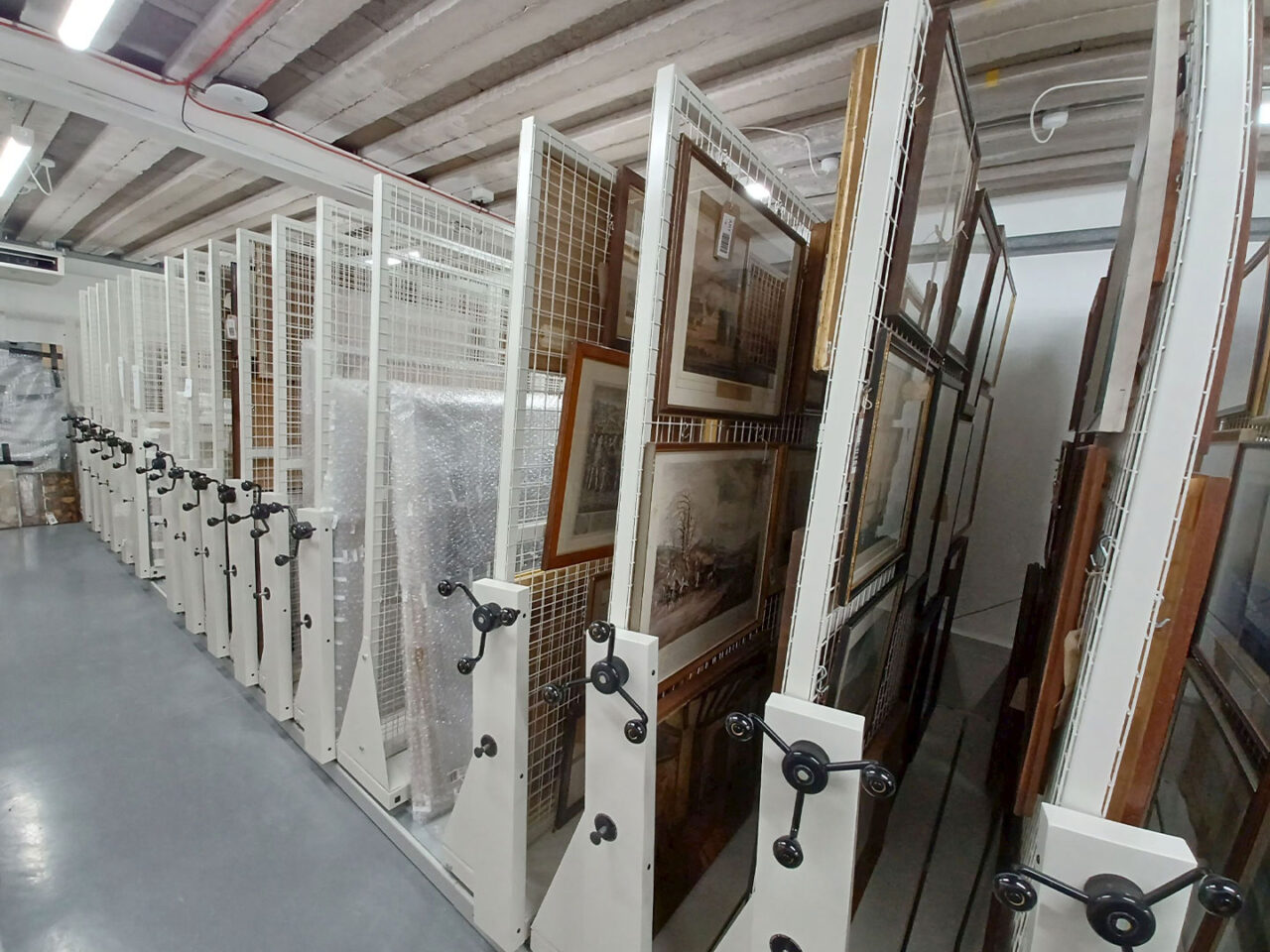 Lateral Picture Racking - Rackline