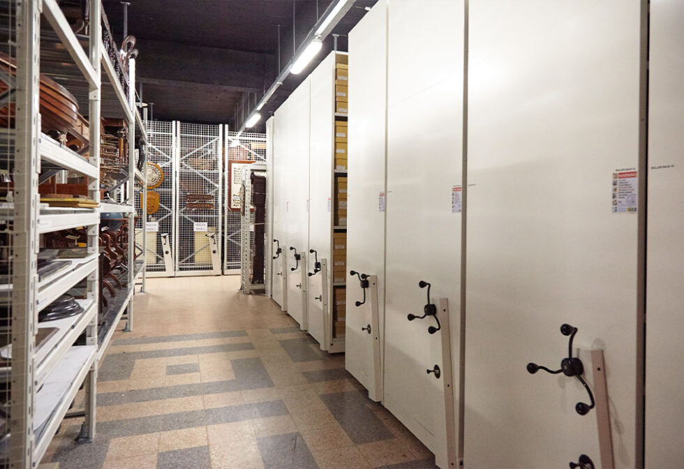 Museum Cabinets - Rackline